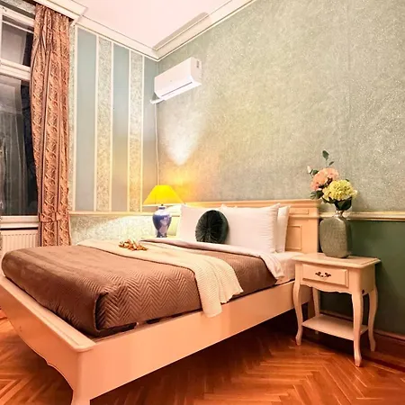 Elegance Through Time, Designed For Today - Calea Victoriei