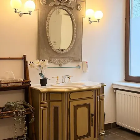 Elegance Through Time, Designed For Today - Calea Victoriei Apartament *