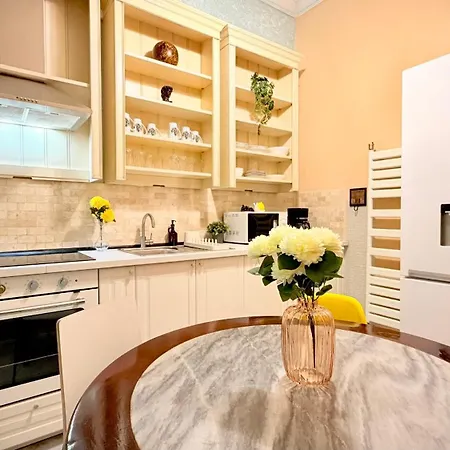 Elegance Through Time, Designed For Today - Calea Victoriei Apartament