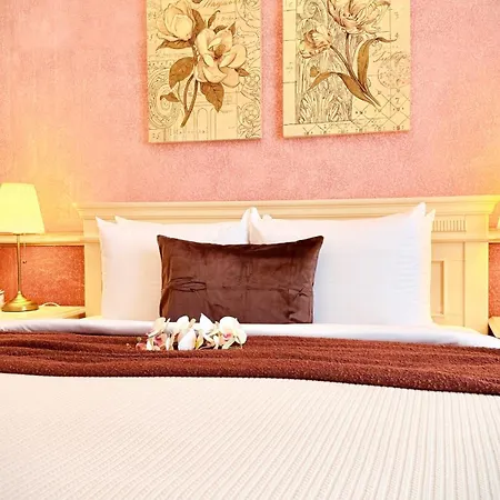 Elegance Through Time, Designed For Today - Calea Victoriei Apartament *