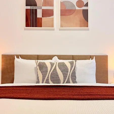 Elegance Through Time, Designed For Today - Calea Victoriei Apartament