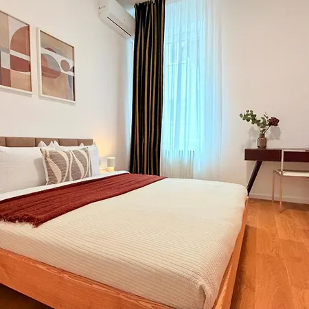 Elegance Through Time, Designed For Today - Calea Victoriei Apartament *